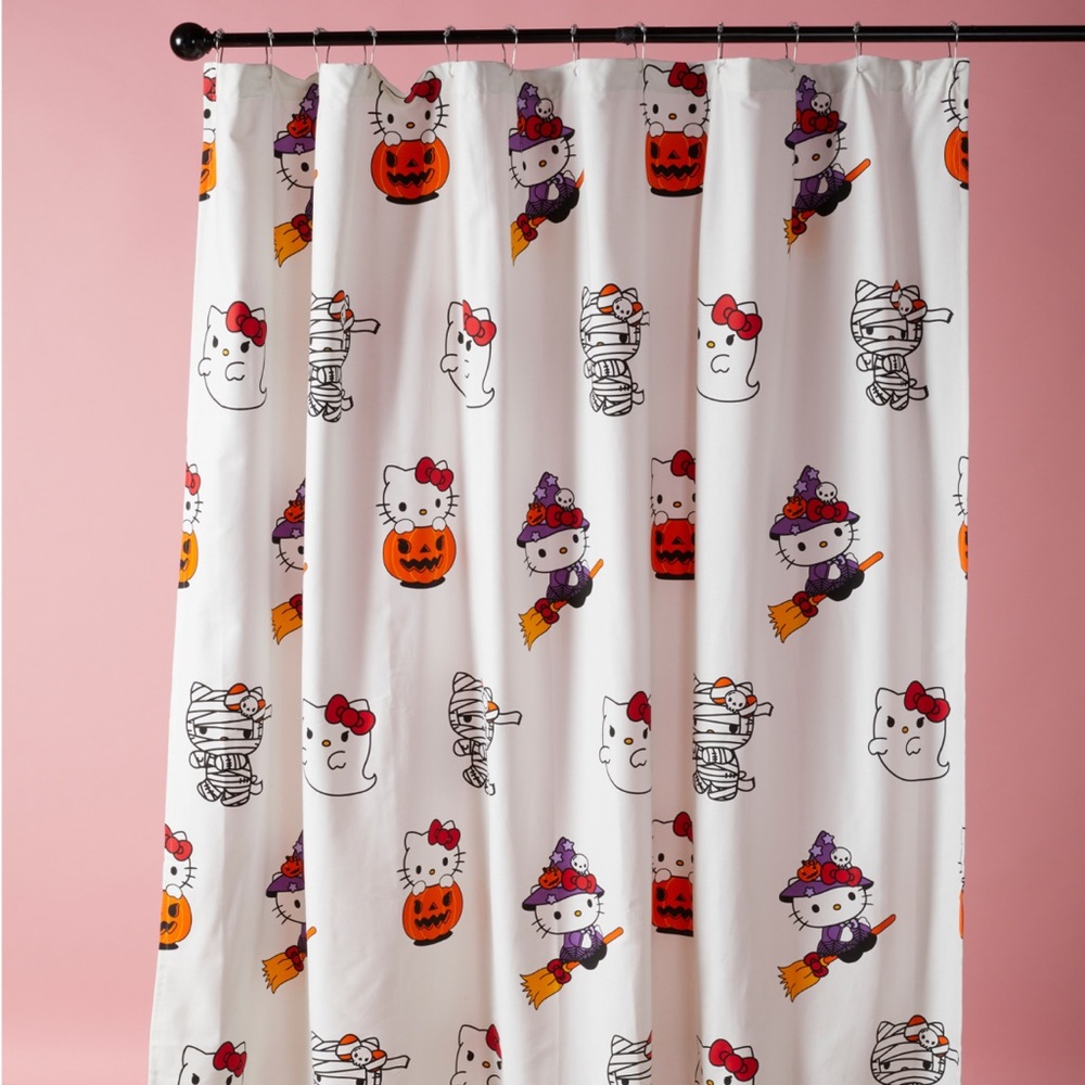 HARD TO FIND HELLO KITTY HALLOWEEN SHOWER CURTAIN